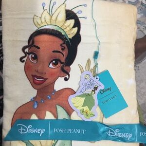 Posh Peanut Disney Princess Tiana Sparkle Beach Towel